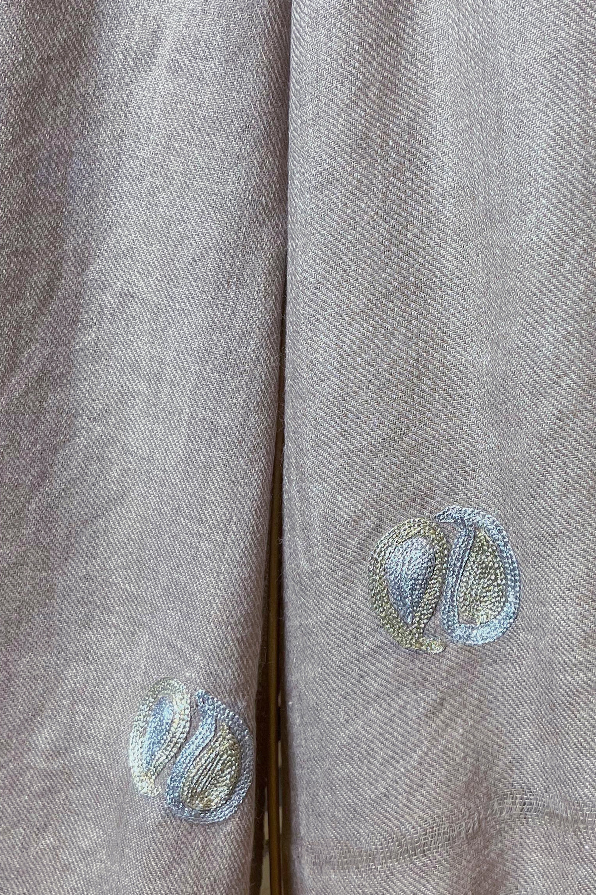 Ambi aur Kaeri in Pashmina (Grey)