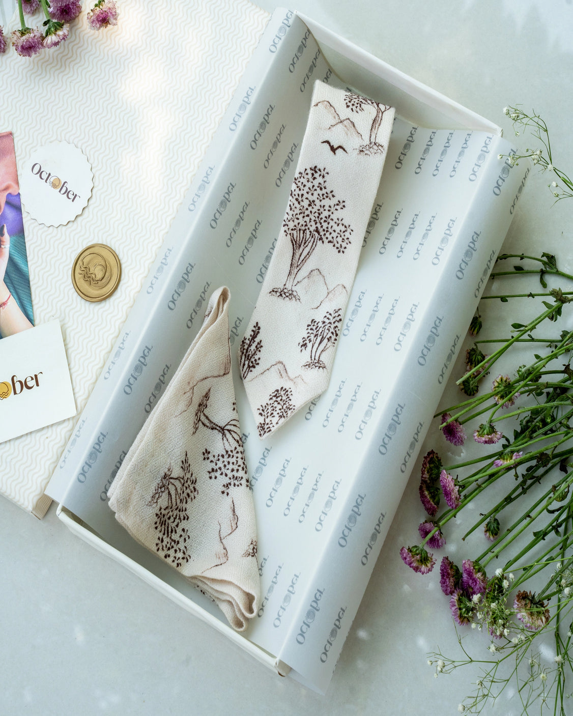 Off-White Pure Pashmina Handpainted Tie & Pocket Square Set