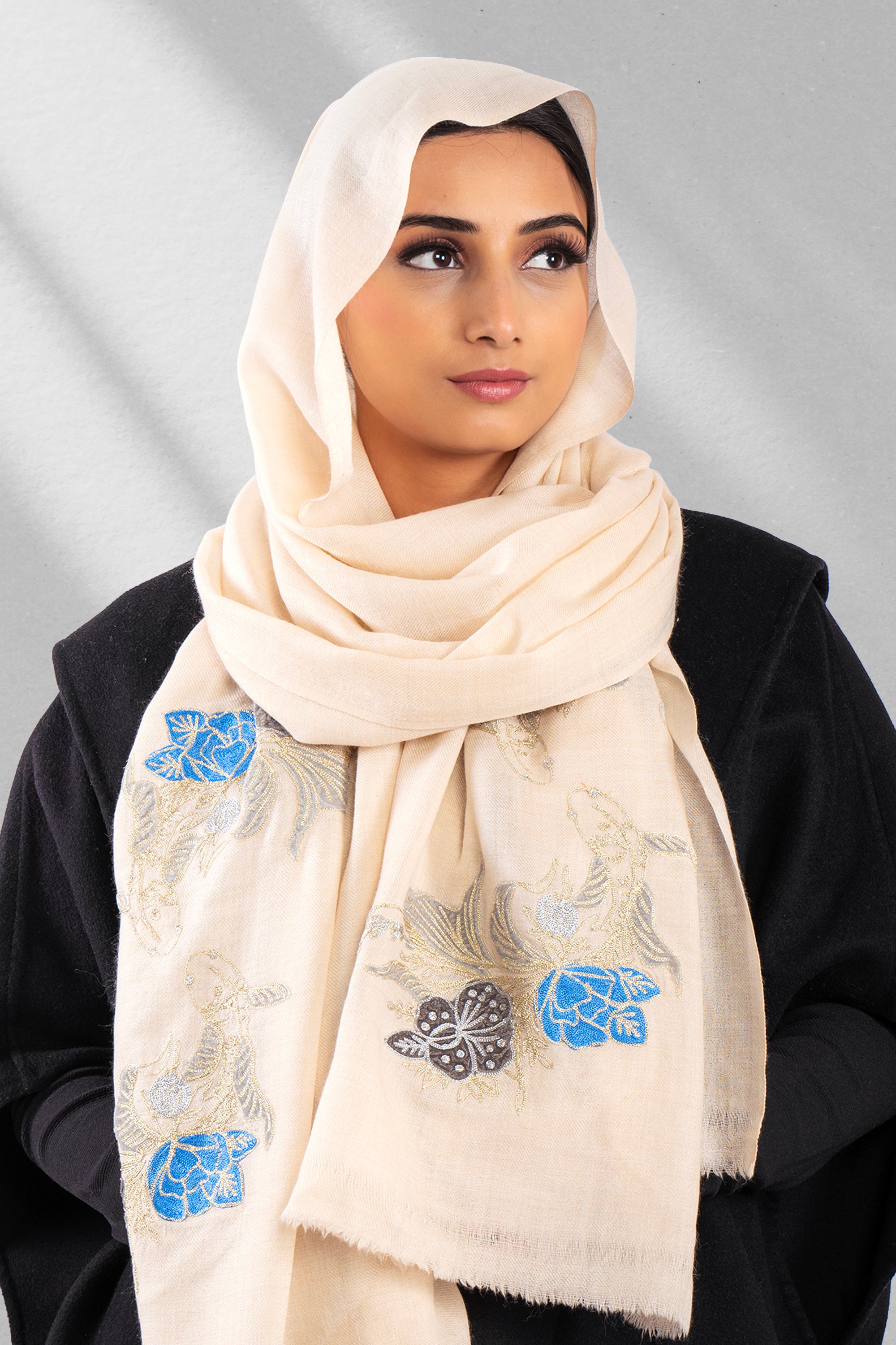 Dainty Dreams in Pashmina